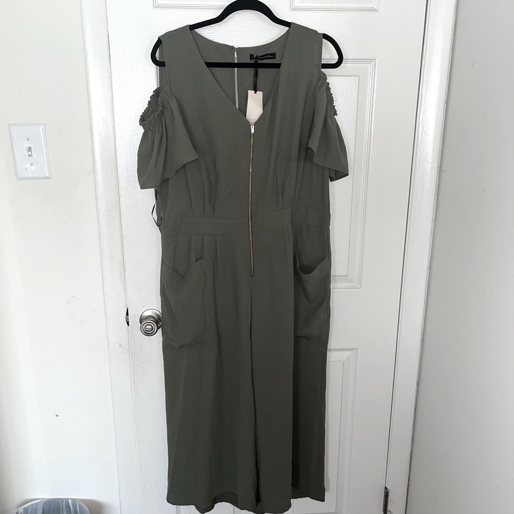 NWT Green cold shoulder jumpsuit SIZE 14